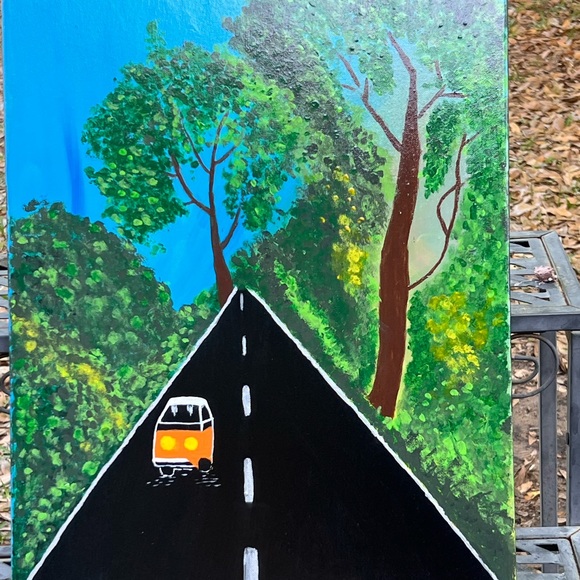 Road and tree - Picture 3 of 6